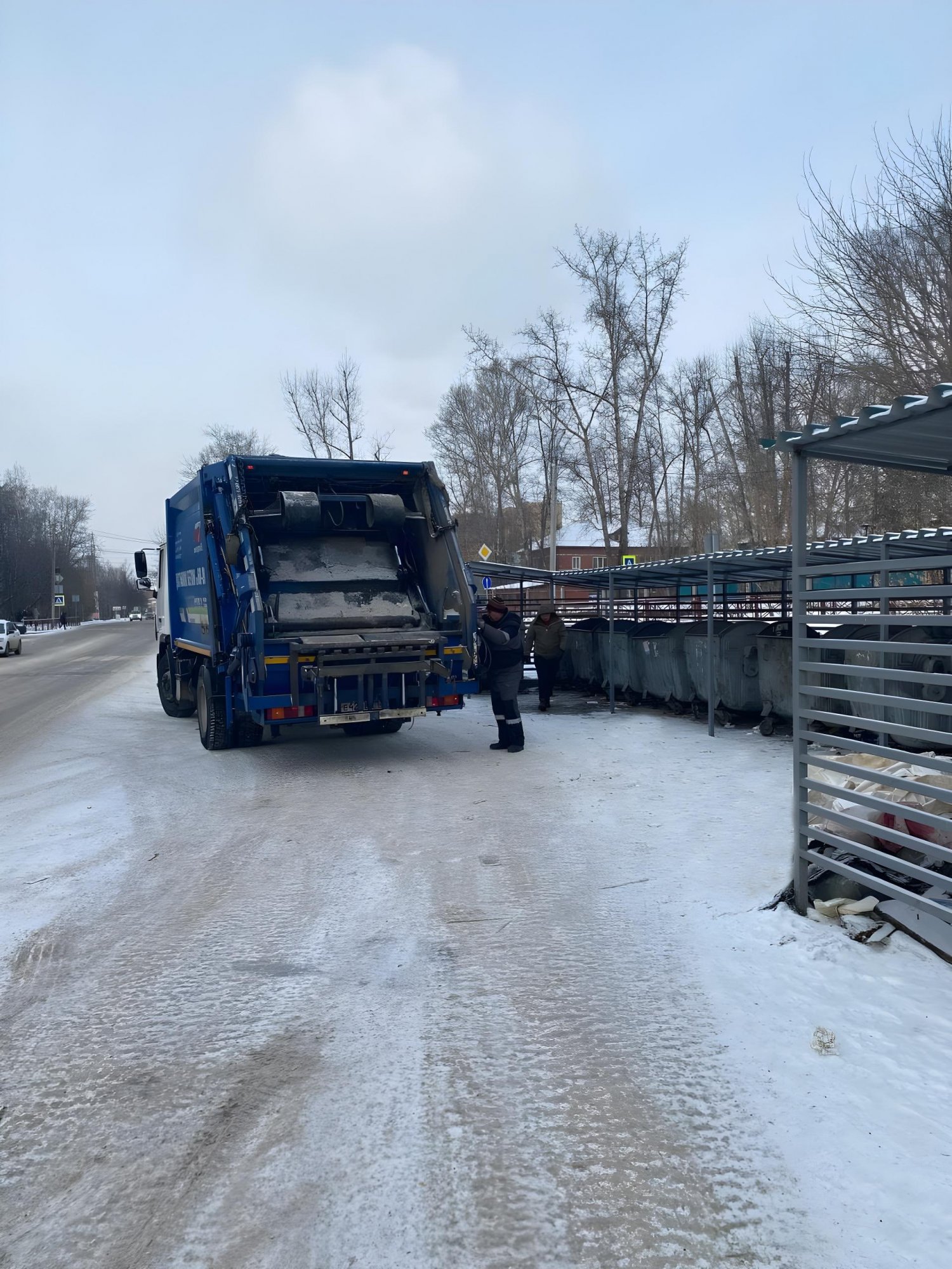 Очистка дорог от снега-залог бесперебойного вывоза отходов Очистка дорог от снега-залог бесперебойного вывоза отходов